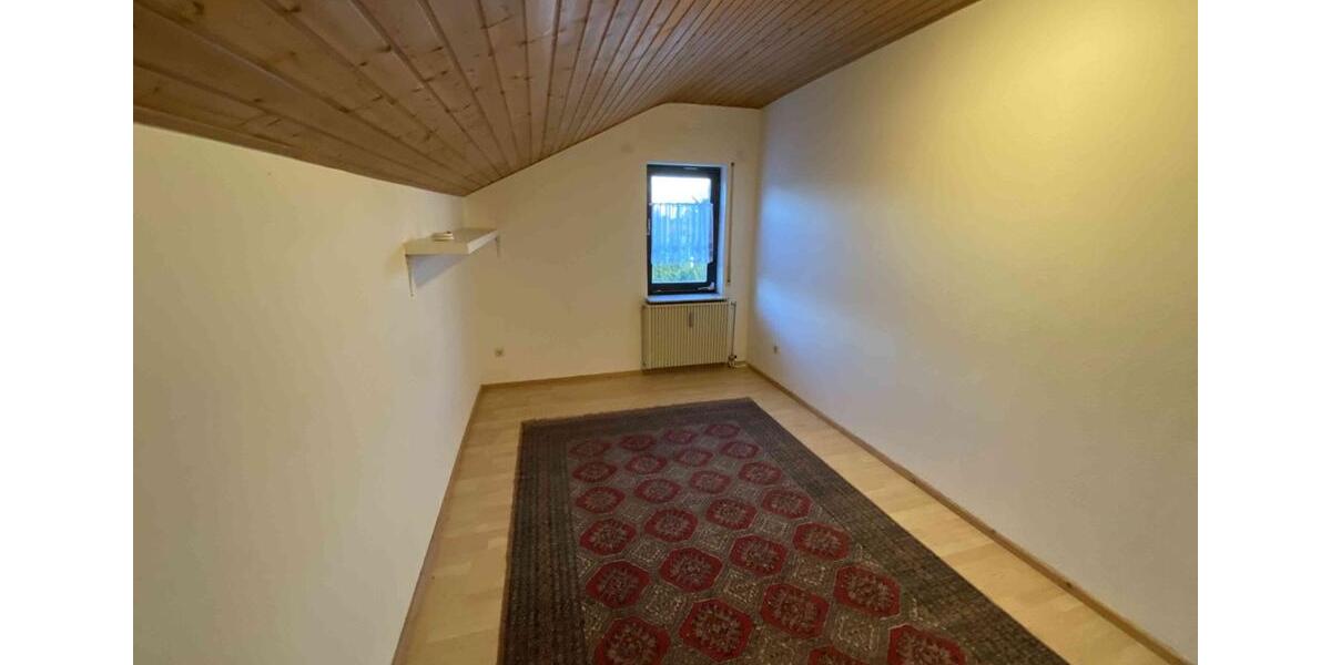 Dachgeschoßwohnung Aurachtal - 3 Zimmer, 105 m&sup2;, 900&euro; | Angebot:25403433