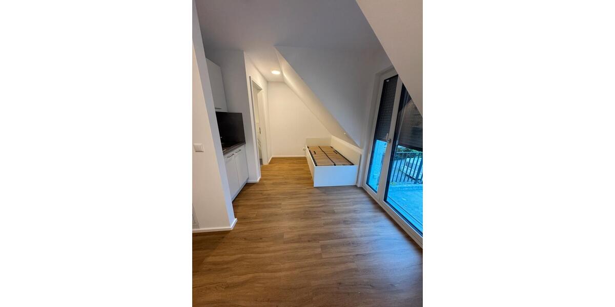 Dachgeschoßwohnung Erlangen Bruck - 1 Zimmer, 20 m&sup2;, 585&euro; | Angebot:27585200