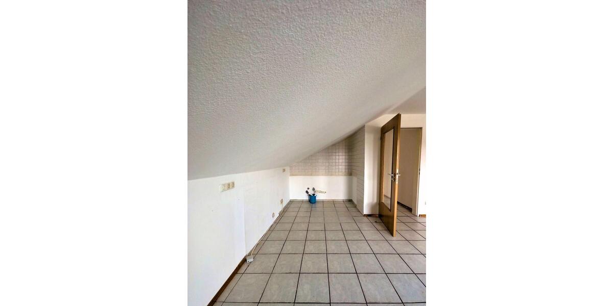 Dachgeschoßwohnung Hemhofen - 2 Zimmer, 49 m&sup2;, 570&euro; | Angebot:25875103