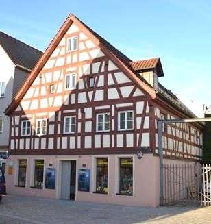 Einfamilienhaus Roth - 15 Zimmer, 386 m&sup2;, 850.000&euro; | Angebot:25882793