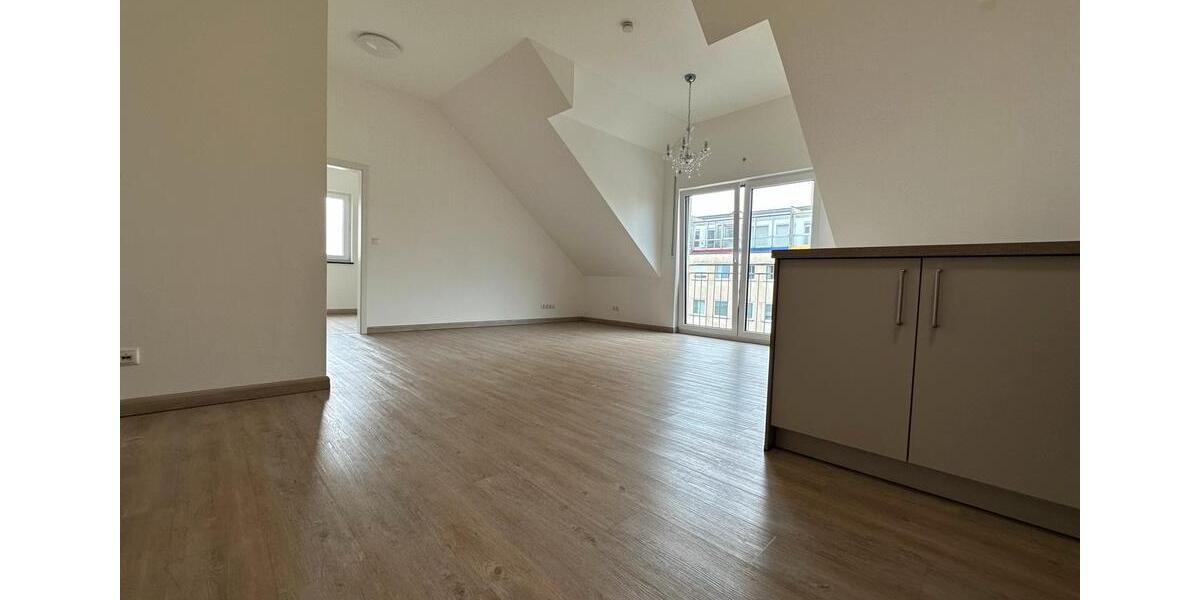 Dachgeschoßwohnung Schwabach - 3 Zimmer, 80 m&sup2;, 1.250&euro; | Angebot:25813971