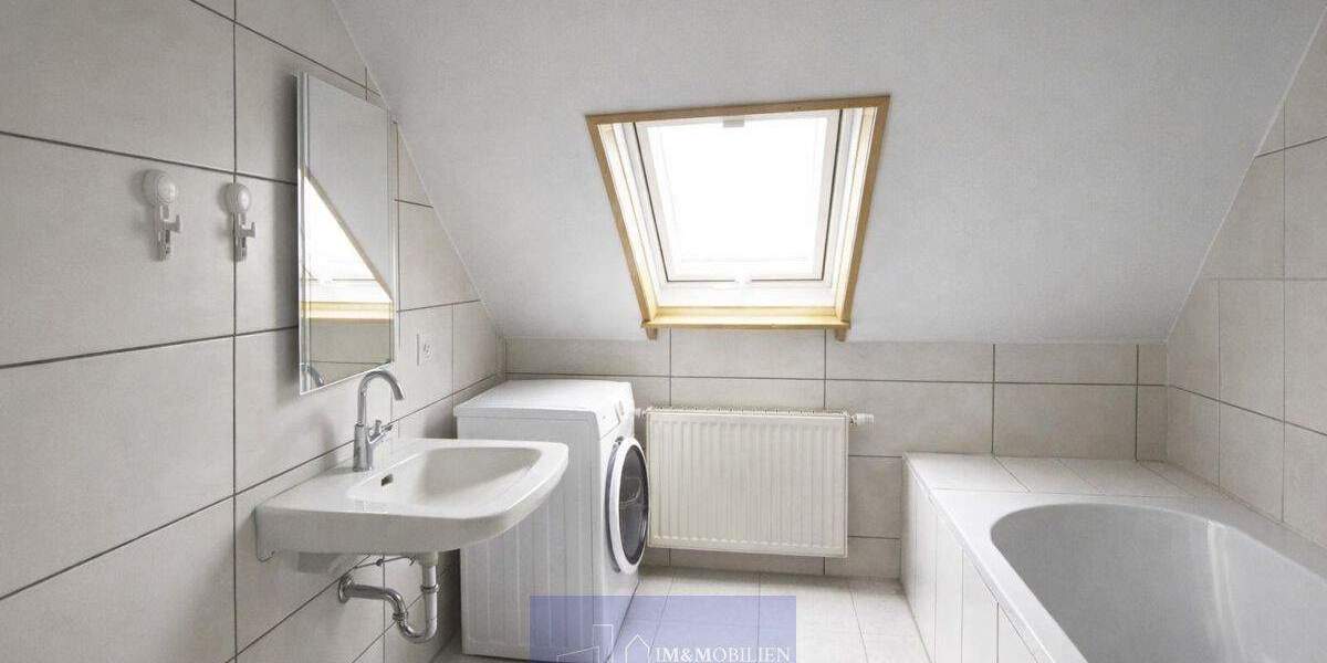 Etagenwohnung Adelsdorf - 8 Zimmer, 207 m&sup2;, 438.000&euro; | Angebot:25899007