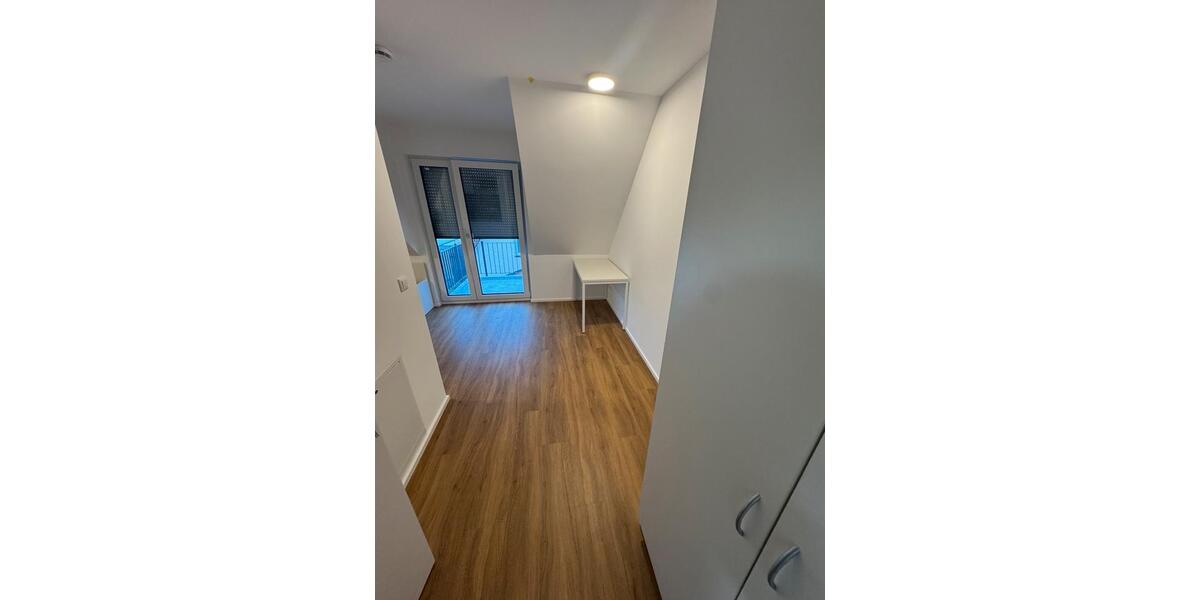 Dachgeschoßwohnung Erlangen Bruck - 1 Zimmer, 20 m&sup2;, 585&euro; | Angebot:27585200