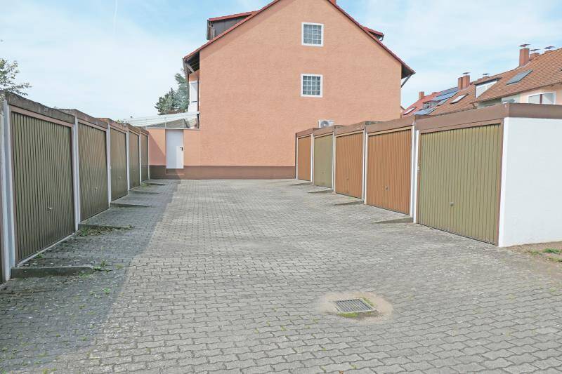 Reihenmittelhaus Nürnberg Neuröthenbach - 4 Zimmer, 140 m&sup2;, 590.000&euro; | Angebot:25734911