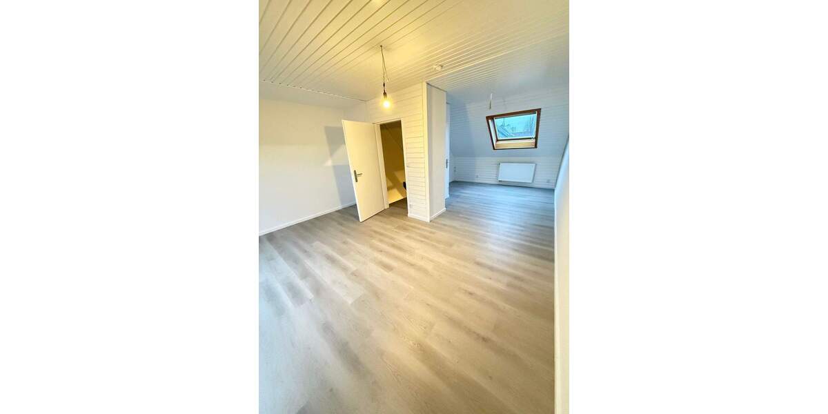 Reihenmittelhaus Nürnberg Thon - 4 Zimmer, 114 m&sup2;, 1.600&euro; | Angebot:25670106