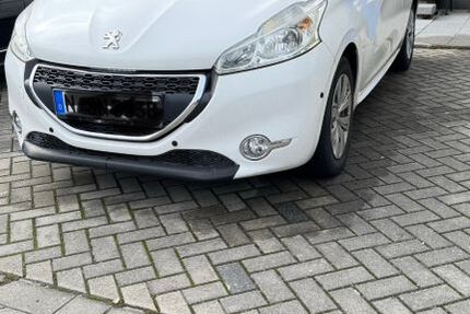 Peugeot 208 46.500 km 7.250 &euro; Nürnberg 90482