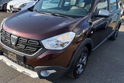 Dacia Lodgy 131.933 km 9.599 &euro; Fürth 90763